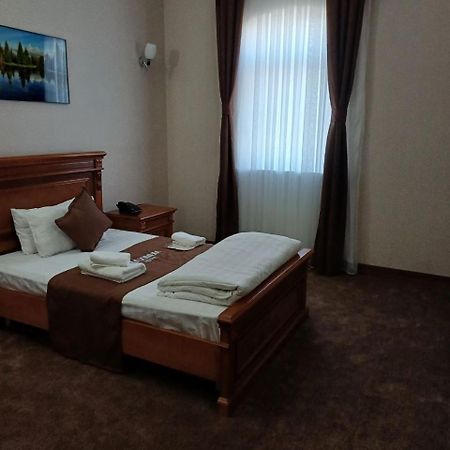 Maximum Hotel Navoi Luaran gambar